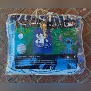 TWIN SIZE L.A STITCH BLANKET
